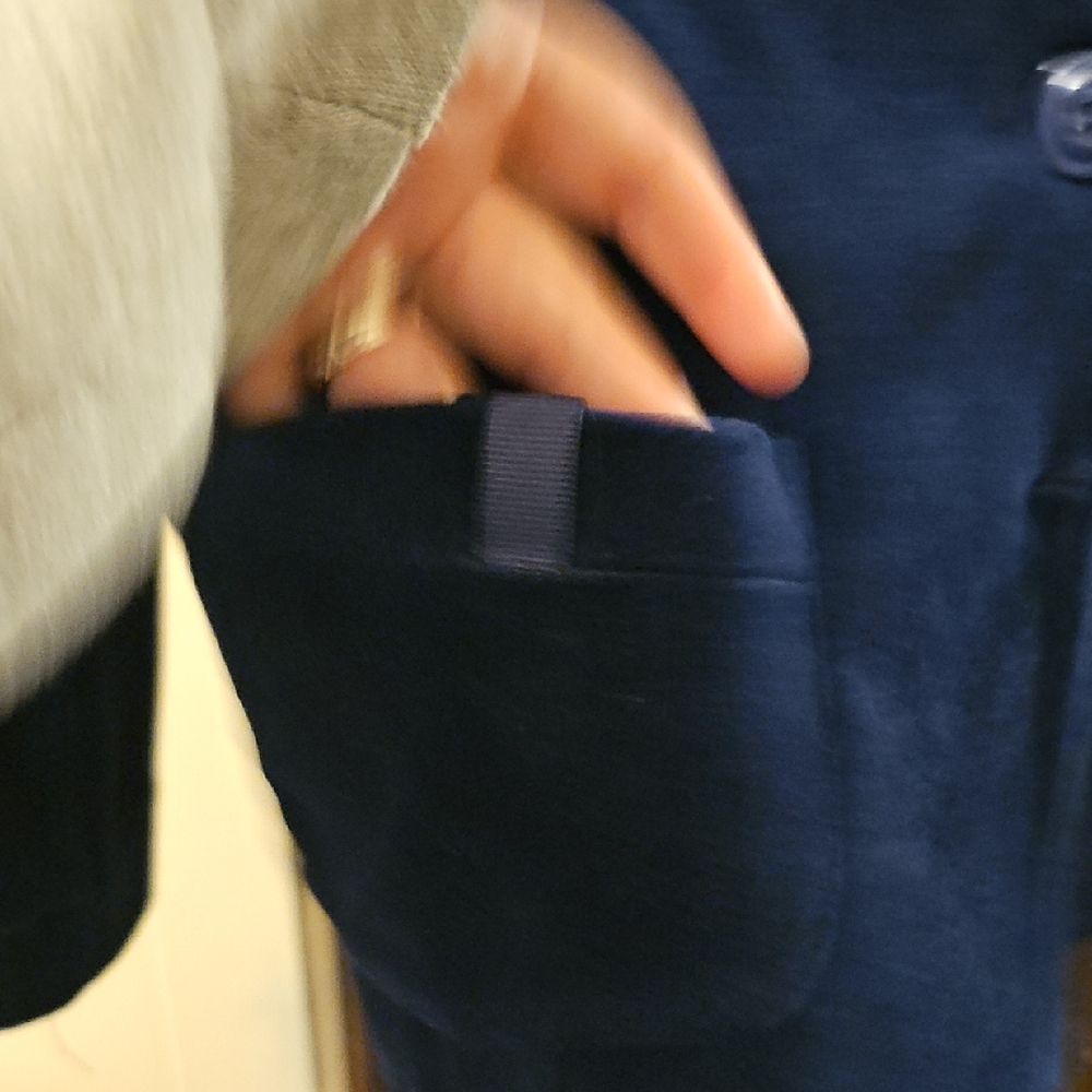 Le Ragazze Di Gio (M) Chic Velvet Women's Blazer in Deep Blue - Picture 3 of 3